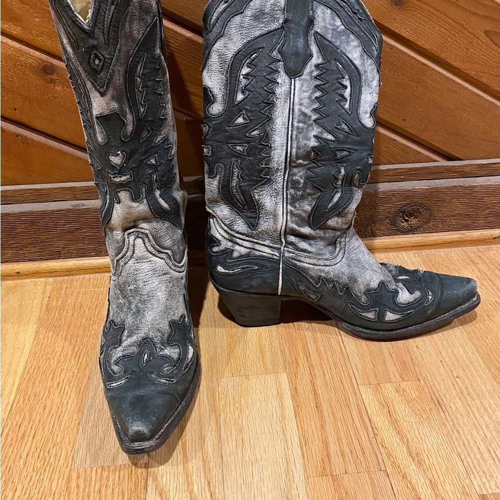 Like new Corral 8.5 boots